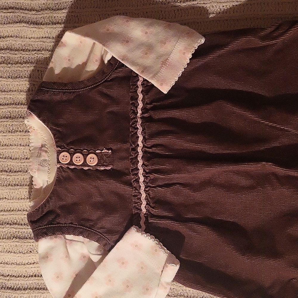 NWOT CARTERS Baby Girl 2 piece set- 3 Months